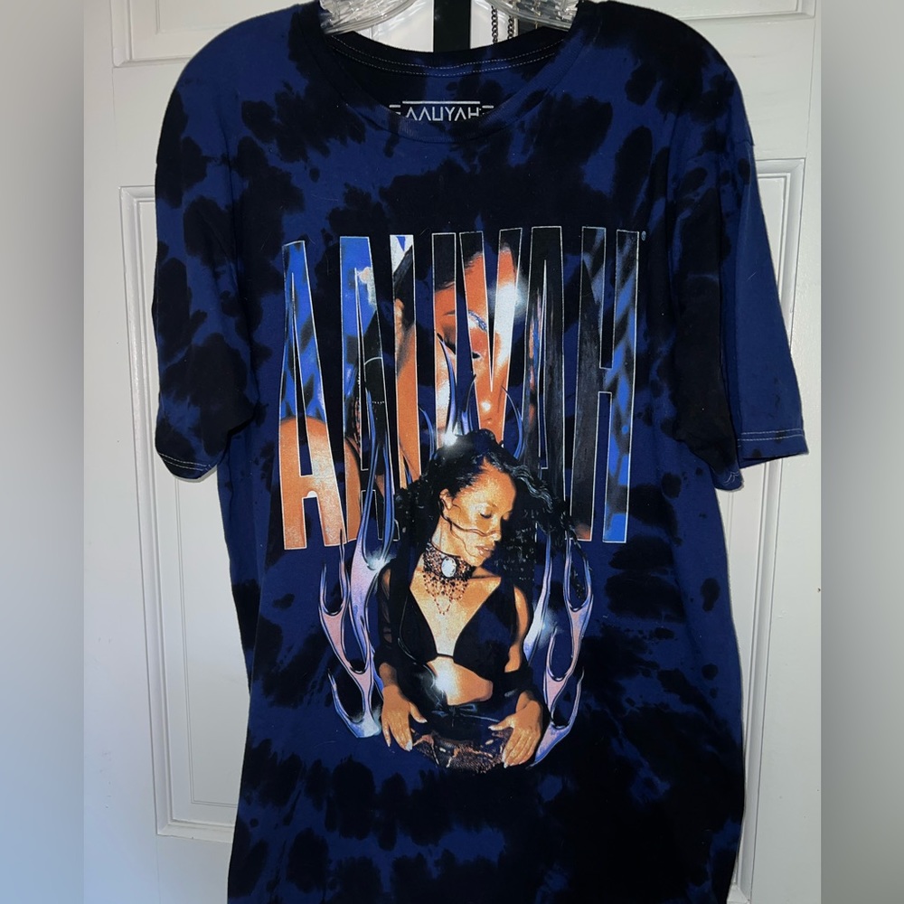Black and blue tie-dye oversized graphic t-shirt